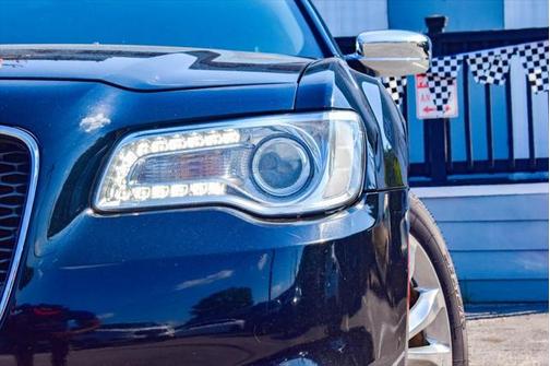 2018 Chrysler 300 Limited