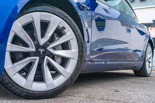 Deep Blue Metallic 2022 Tesla Model 3 Long Range