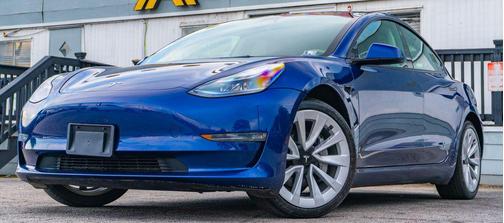 Deep Blue Metallic 2022 Tesla Model 3 Long Range