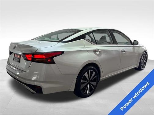 2022 Nissan Altima 2.5 SL