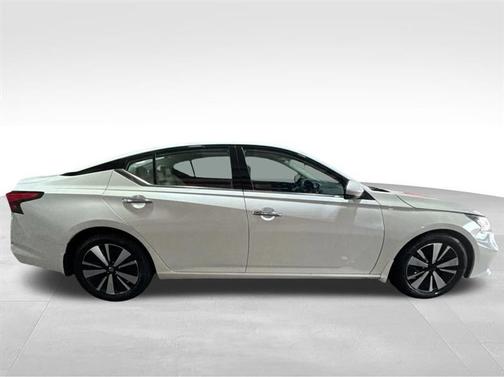 2022 Nissan Altima 2.5 SL