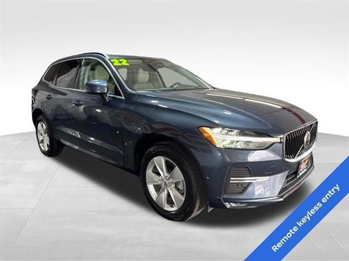 2022 Volvo XC60 B5 Momentum