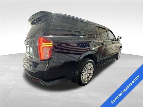 2023 Chevrolet Suburban RST