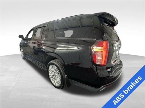 2023 Chevrolet Suburban RST