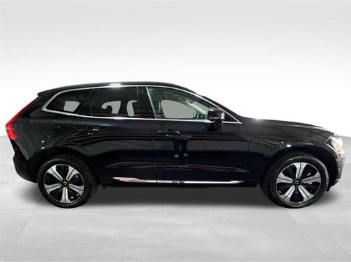 Black 2023 Volvo XC60 Recharge Plug-In Hybrid T8 Plus Bright Theme