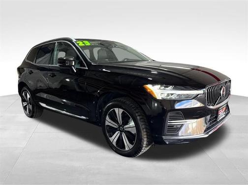 Black 2023 Volvo XC60 Recharge Plug-In Hybrid T8 Plus Bright Theme