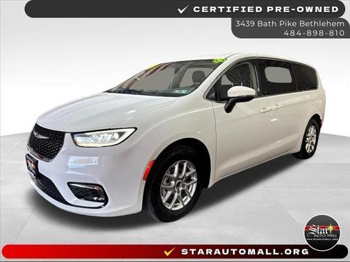 White 2023 Chrysler Pacifica Touring-L