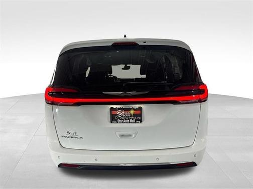 White 2023 Chrysler Pacifica Touring-L