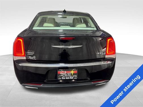 2015 Chrysler 300C Base