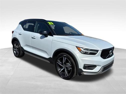 White 2021 Volvo XC40 T5 R-Design