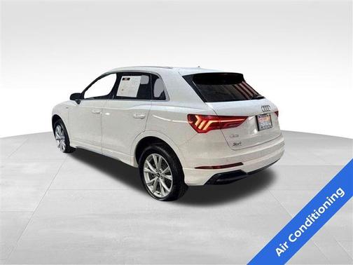 2022 Audi Q3 45 S line Premium