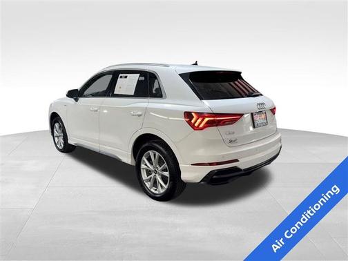 2022 Audi Q3 45 S line Premium