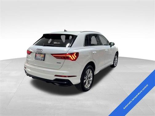 2022 Audi Q3 45 S line Premium