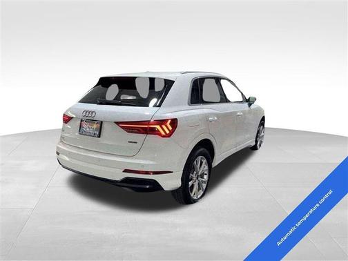 2022 Audi Q3 45 S line Premium