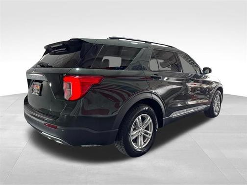 Green 2022 Ford Explorer XLT