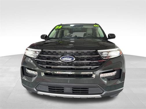 Green 2022 Ford Explorer XLT