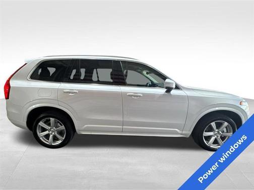 White 2022 Volvo XC90 T5 Momentum 7 Passenger