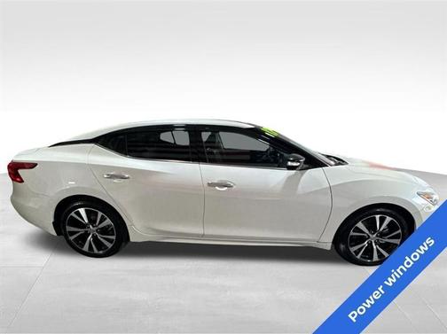 White 2017 Nissan Maxima 3.5 SL