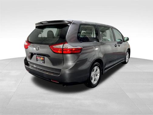 2018 Toyota Sienna L