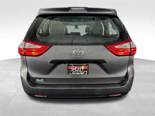 2018 Toyota Sienna L