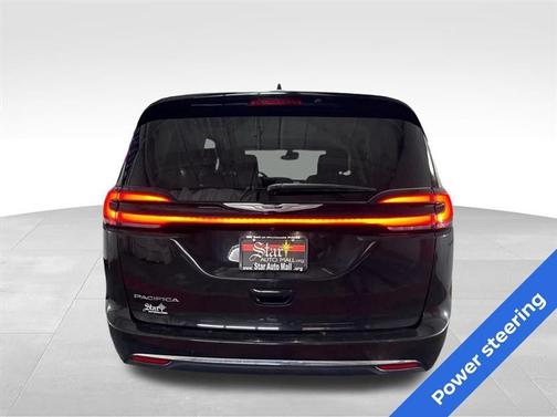 2022 Chrysler Pacifica Touring-L