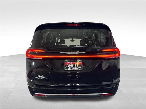 2024 Chrysler Pacifica Touring-L