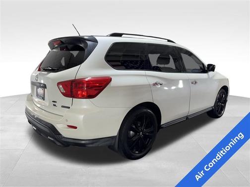 2018 Nissan Pathfinder SL