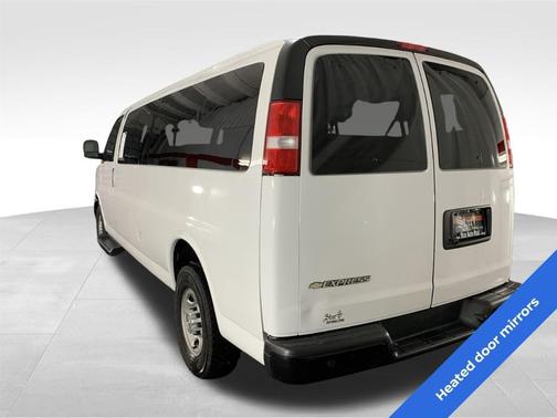 2022 Chevrolet Express 3500 LS