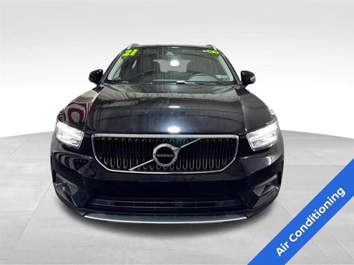 2021 Volvo XC40 T5 Momentum