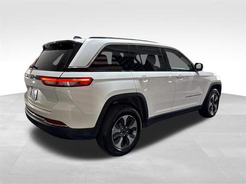 White 2023 Jeep Grand Cherokee 4xe Base