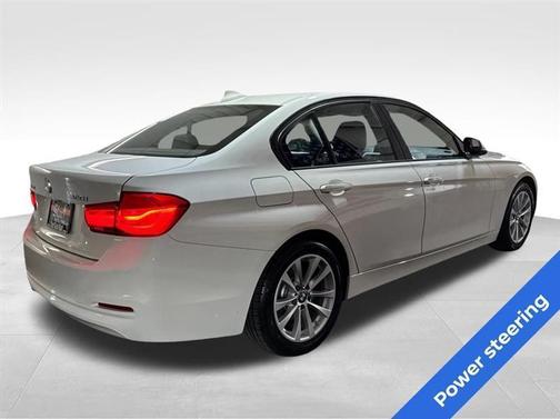 White 2018 BMW 320 i xDrive