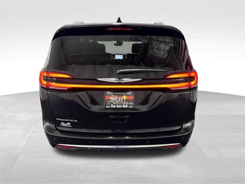 2021 Chrysler Pacifica Touring-L