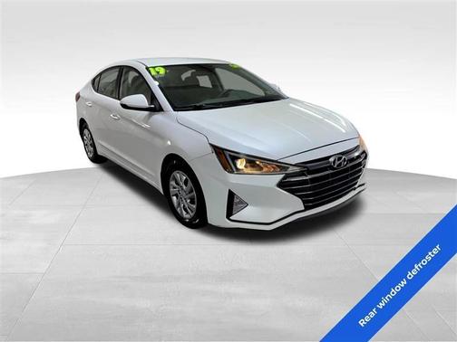 2019 Hyundai ELANTRA SE