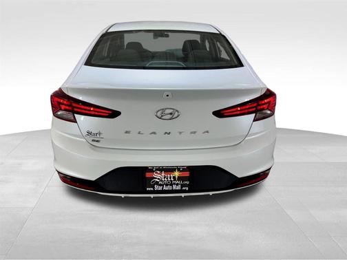2019 Hyundai ELANTRA SE