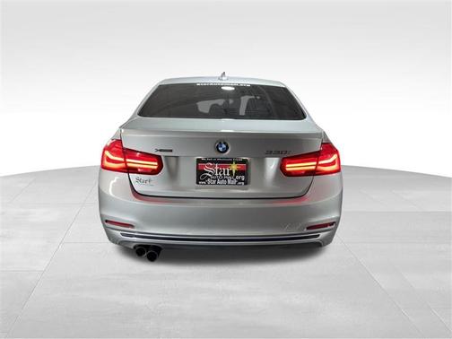 2017 BMW 330 i xDrive