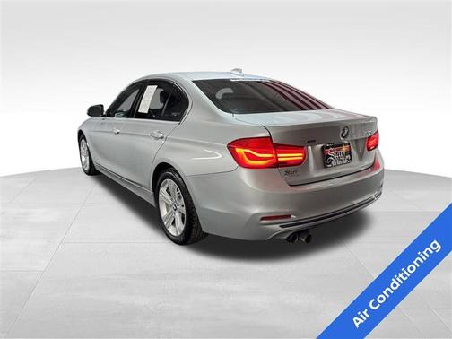 2017 BMW 330 i xDrive
