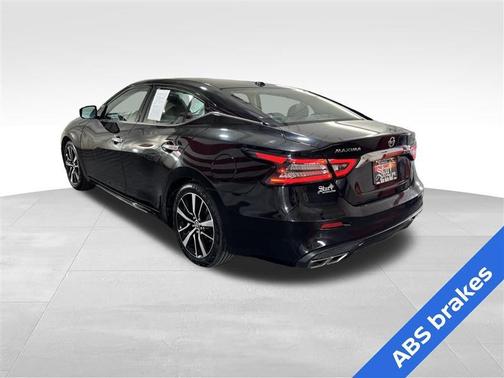 2021 Nissan Maxima SV