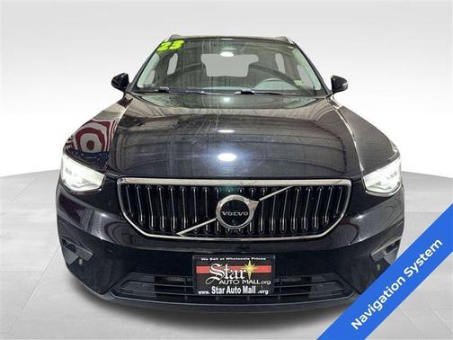 2023 Volvo XC40 B5 Plus Bright Theme