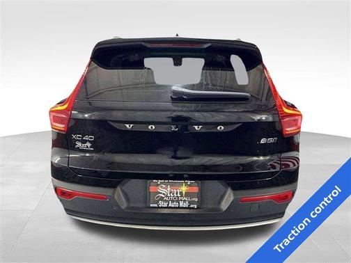 2023 Volvo XC40 B5 Plus Bright Theme