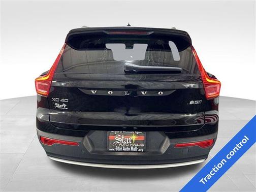 2023 Volvo XC40 B5 Plus Bright Theme
