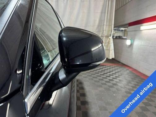 2023 Volvo XC40 B5 Plus Bright Theme