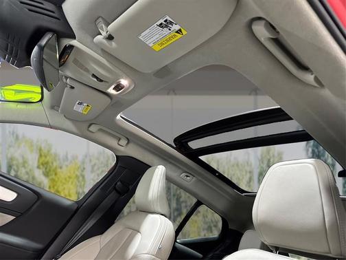 2021 Volvo XC40 T5 Momentum