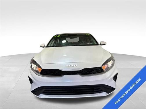 White 2024 Kia Forte LXS