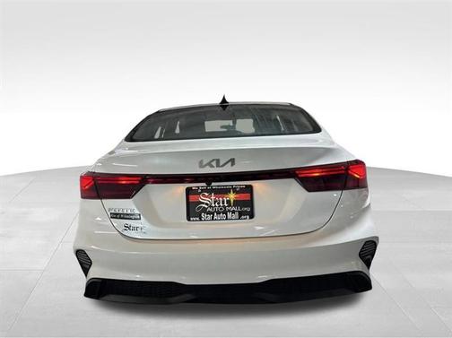 White 2024 Kia Forte LXS