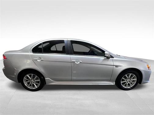 2016 Mitsubishi Lancer ES