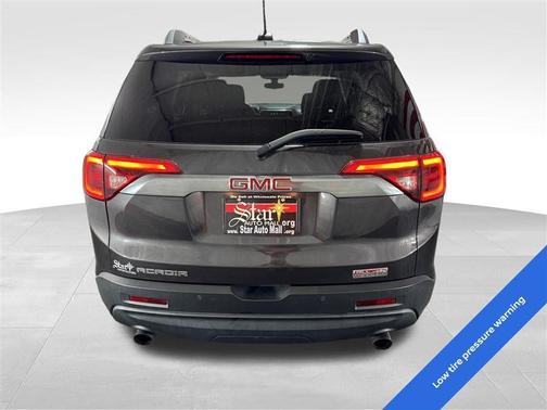2017 GMC Acadia SLE-2
