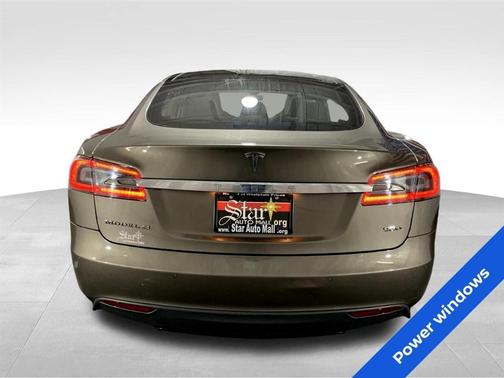2015 Tesla Model S 85D