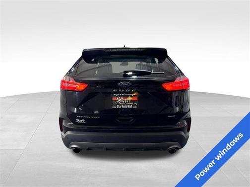 Black 2022 Ford Edge Titanium