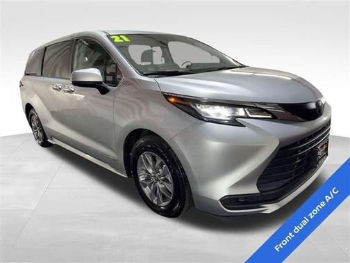 2021 Toyota Sienna LE