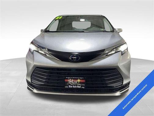 2021 Toyota Sienna LE